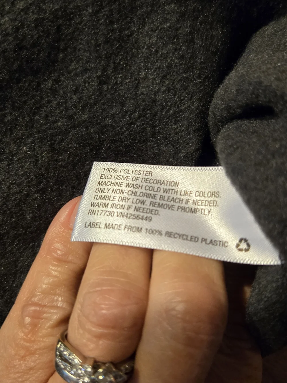 NWT Goodfellow & Co men’s pullover in charcoal gray with contrasting black